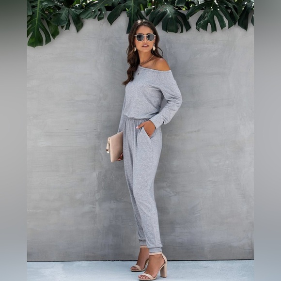 NWT Ani Women’s Sleeveless Denim Jumpsuit – Size Small